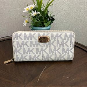 Michael Kors wallet